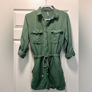 YFB YOUNG, FABULOUS & BROKE Lakeside Romper Palm Pigment Green - Size X-Small